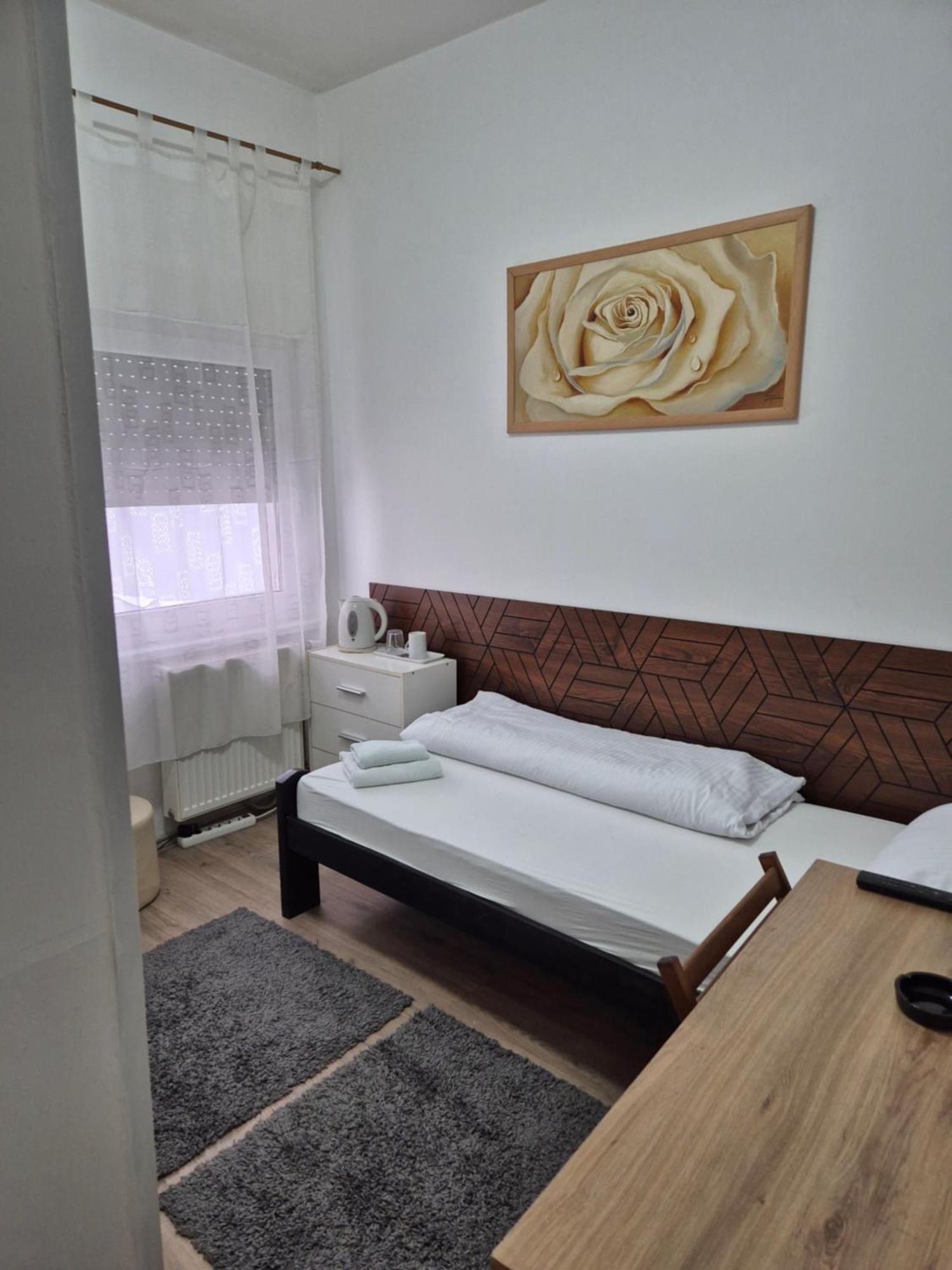 Rooms Villa Luigi Pančevo Exterior foto